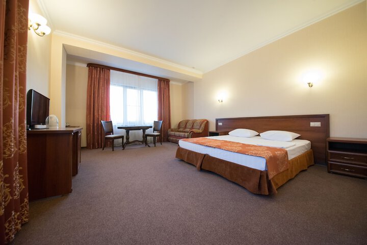 Room 11 of 49