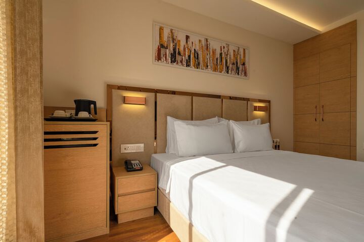 Room 8 of 19