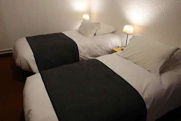 Room 15 of 34