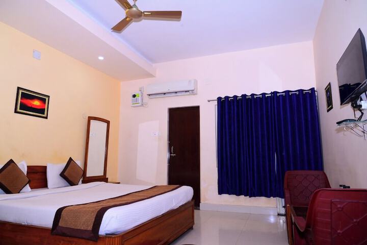 Room 9 of 22