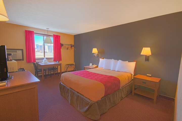 Room 28 of 47