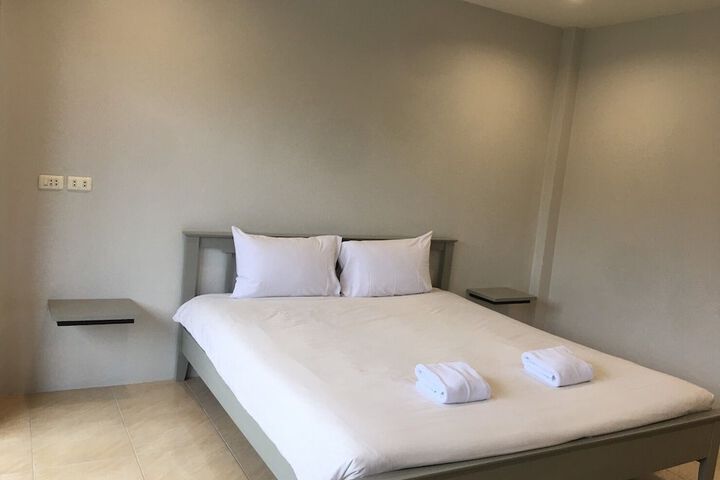 Room 3 of 12