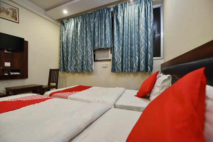 Room 15 of 28
