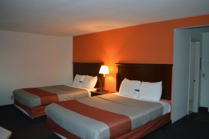 Room 32 of 50