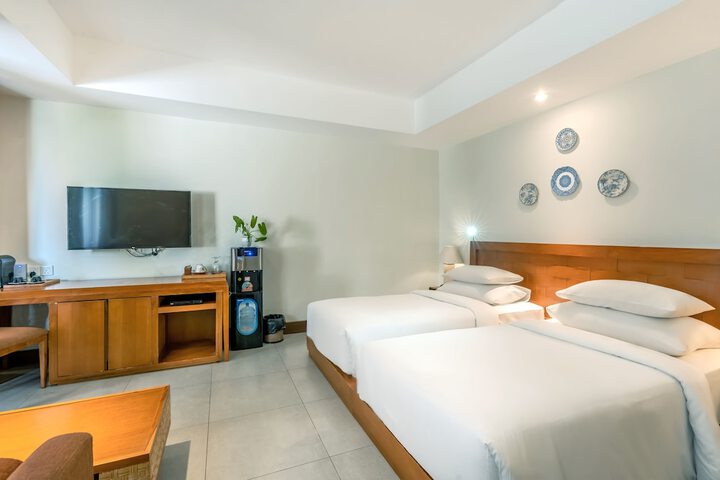 Room 4 of 42
