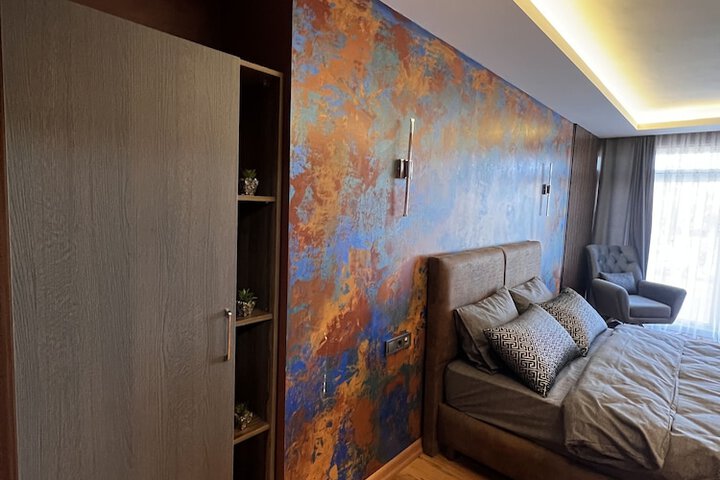 Room 5 of 71