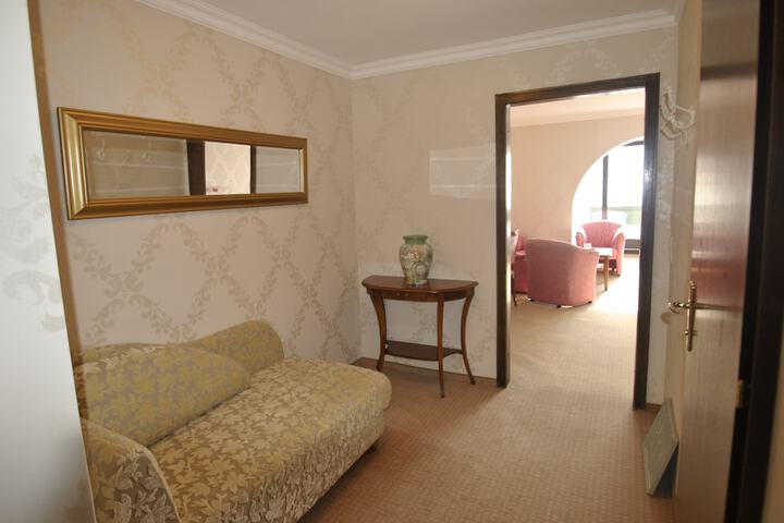 Room 20 of 53