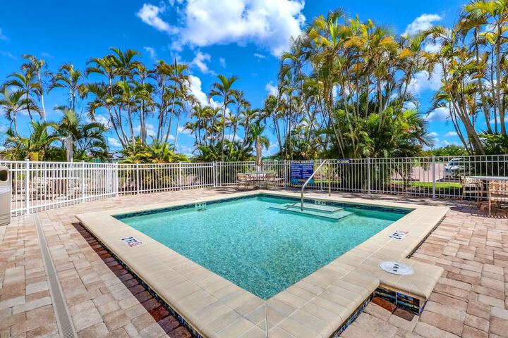 Pool 15 of 27