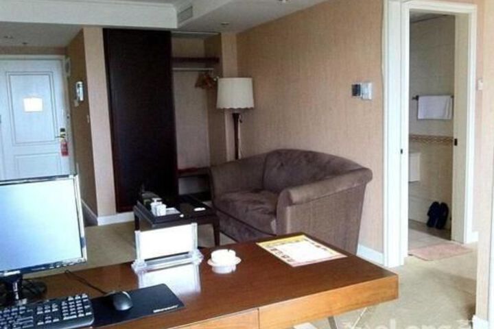 Room 90 of 114