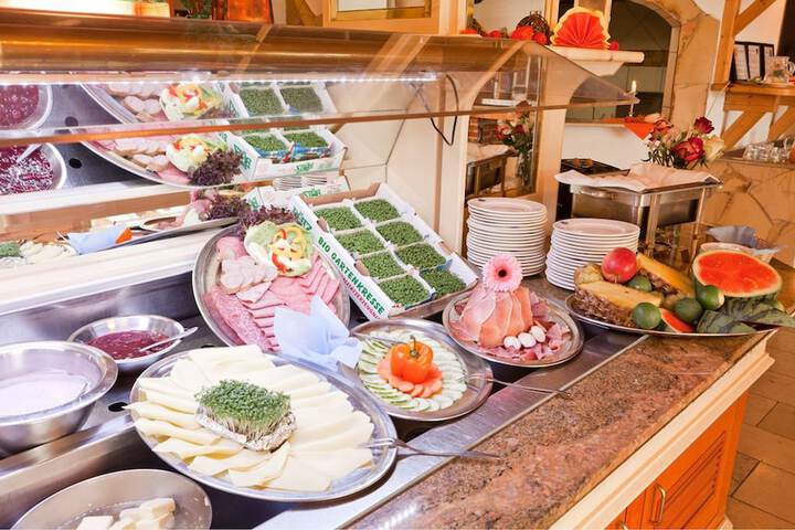 Dining Photos