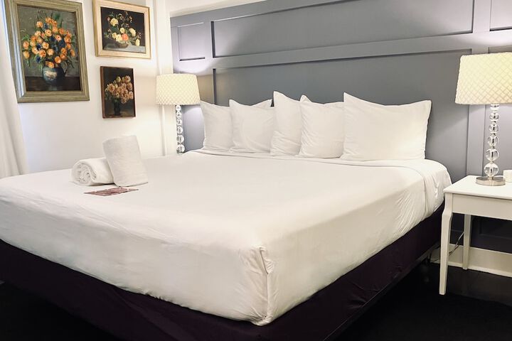 Room 10 of 22