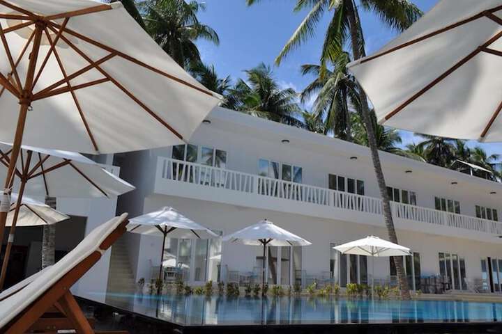 Hotel with Pool