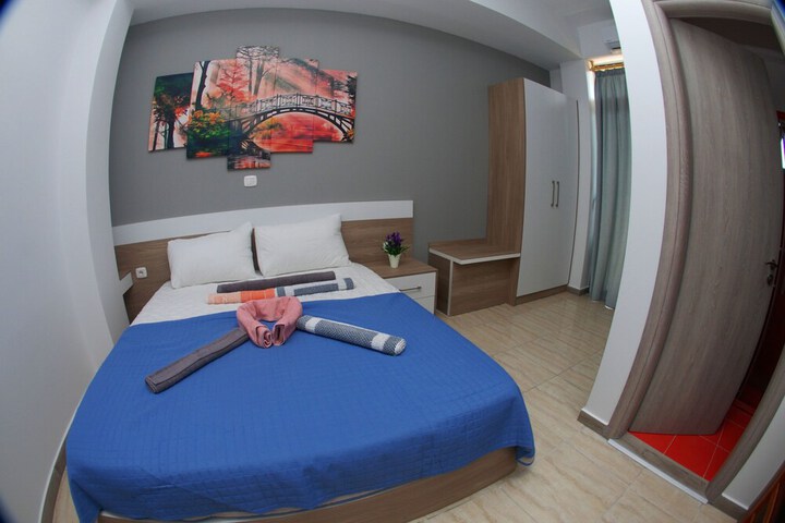 Room 8 of 38