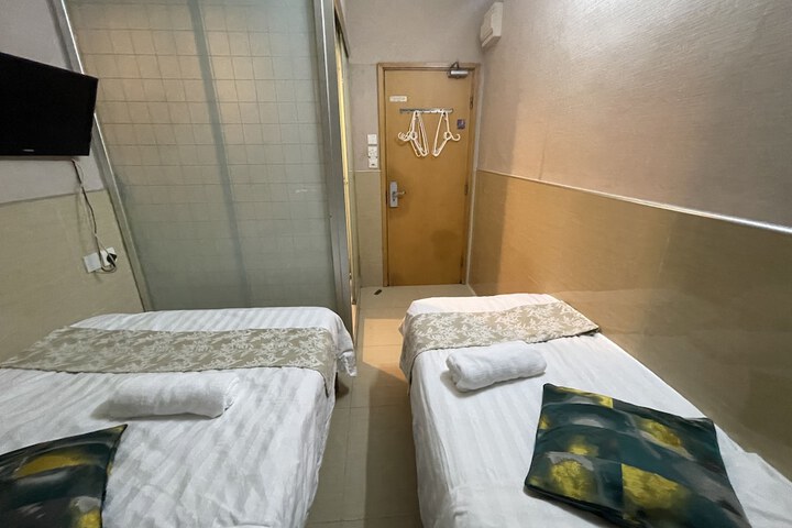 Room 112 of 195