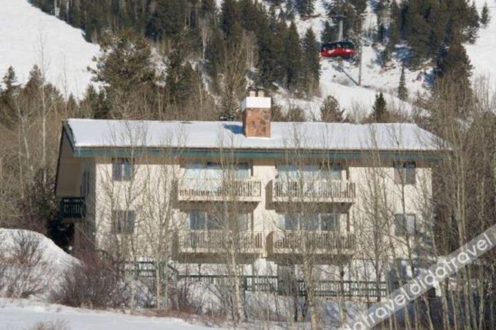 Photo of Whiteridge by JHRL