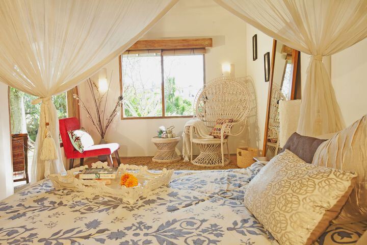 Room 4 of 43