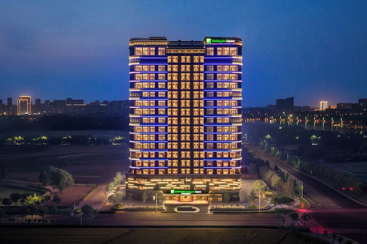 Hotel 44 of 46