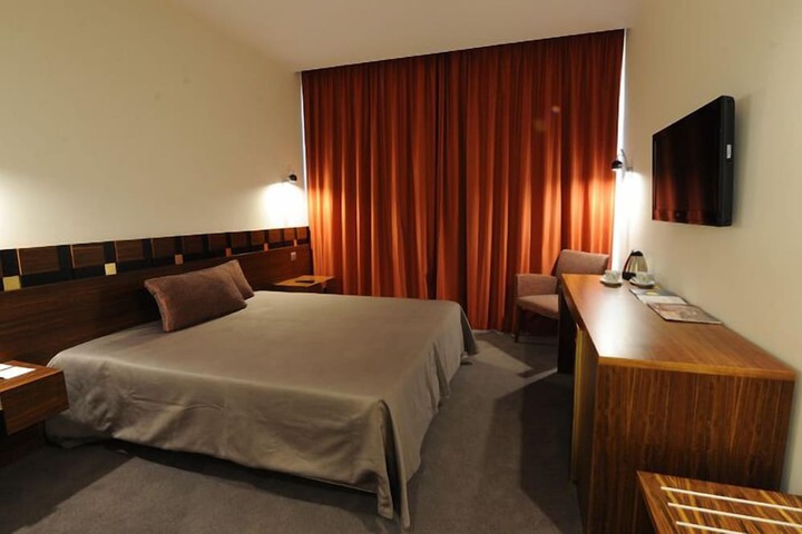 Room 17 of 48