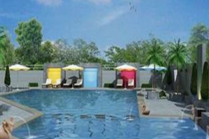 Pools & Facilities