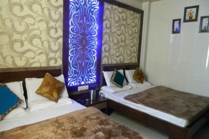 Room 6 of 7