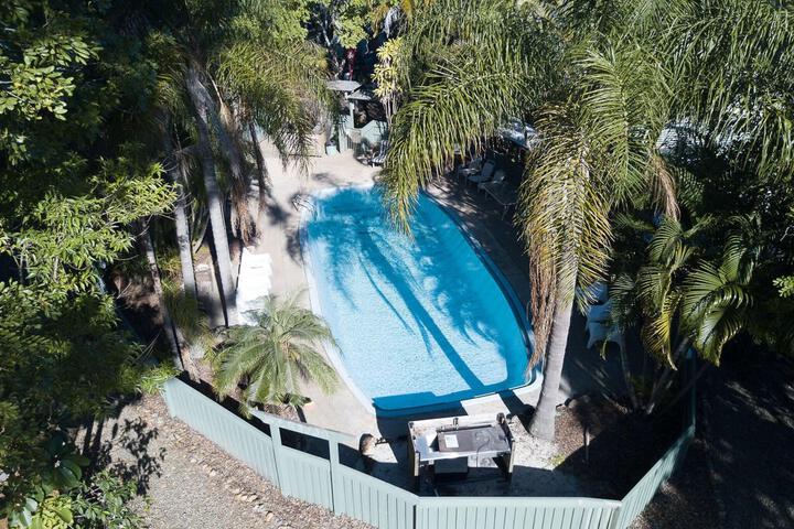 Pool 38 of 44
