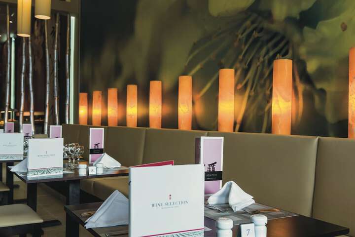 Dining 56 of 108