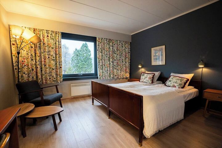 Room 6 of 43