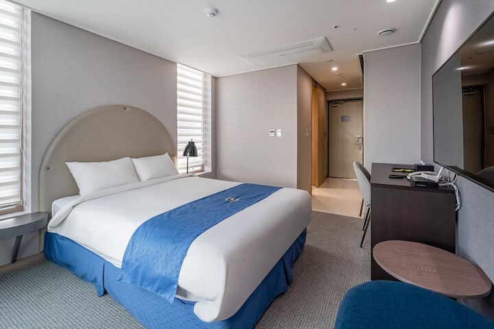 Room 6 of 29
