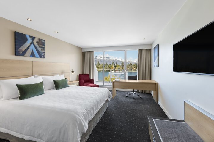 Room 15 of 114
