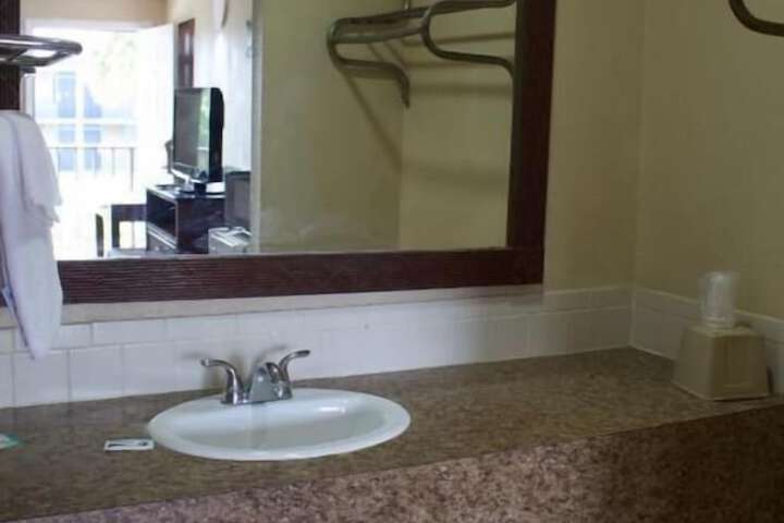 Room 17 of 20