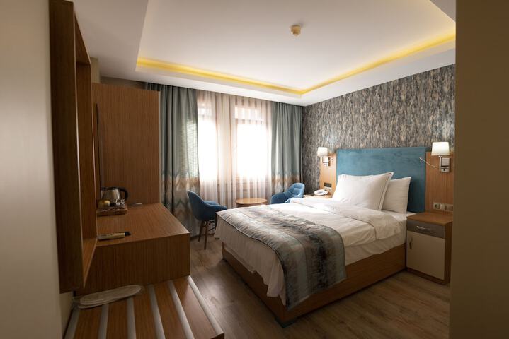 Room 8 of 40