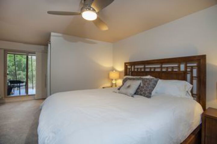 Room 52 of 111