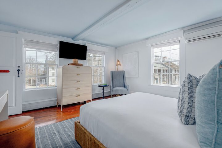 Room 27 of 70