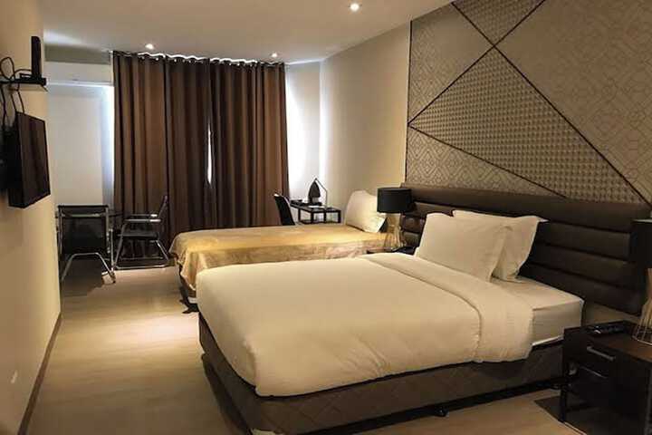 Room 5 of 15