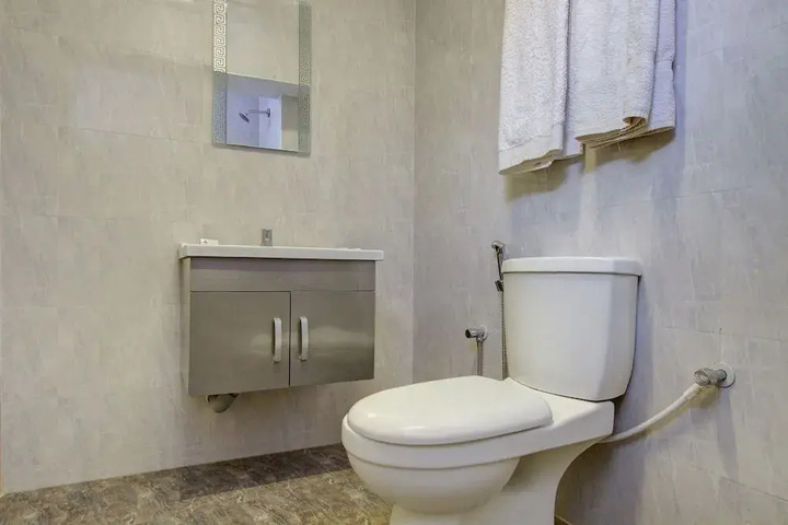 Room 8 of 19