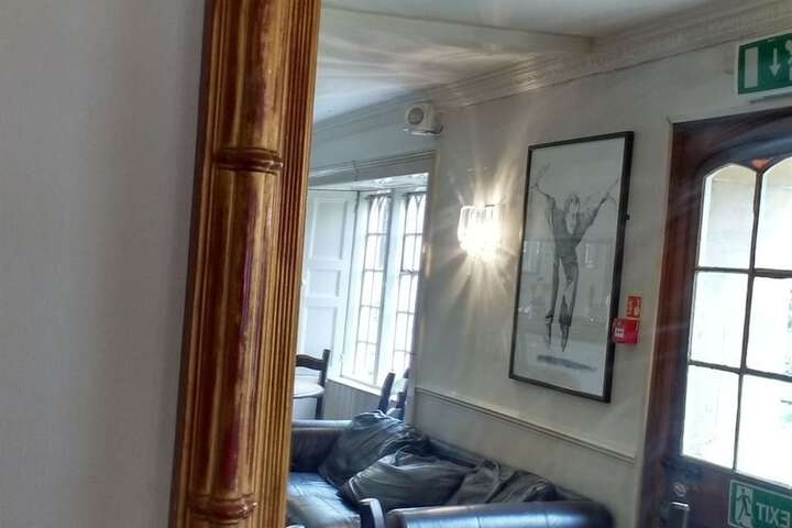 Room 32 of 48