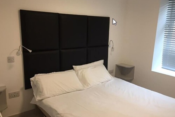 Room 27 of 219