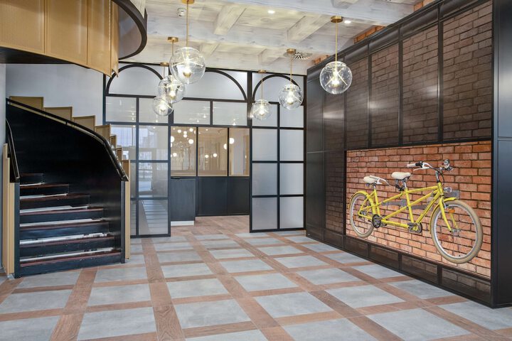 Guest Lobby