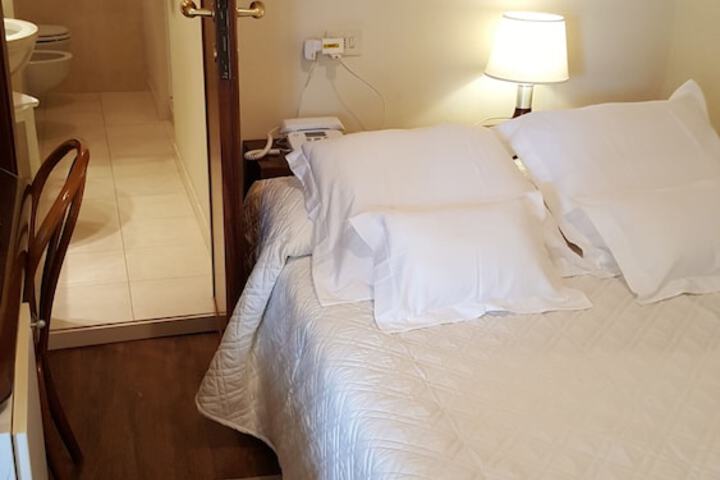Room 14 of 68