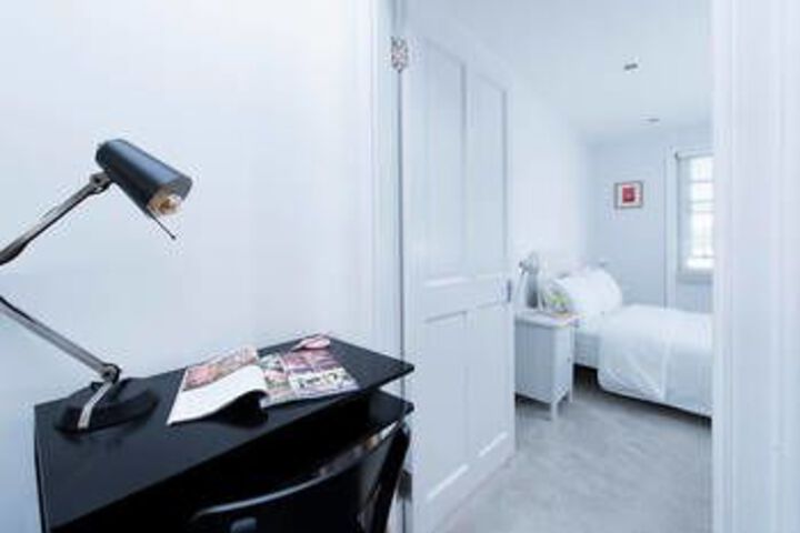 Room 10 of 30