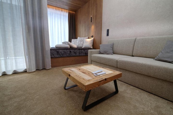 Room 13 of 65