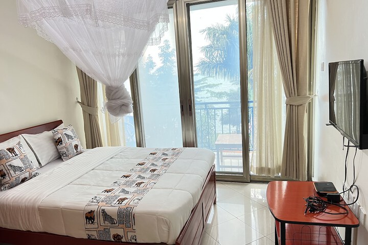 Room 6 of 43