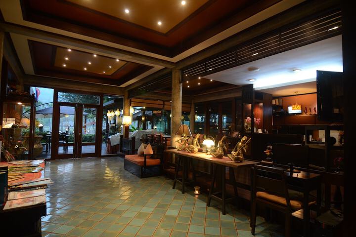 Hotel 2 of 123