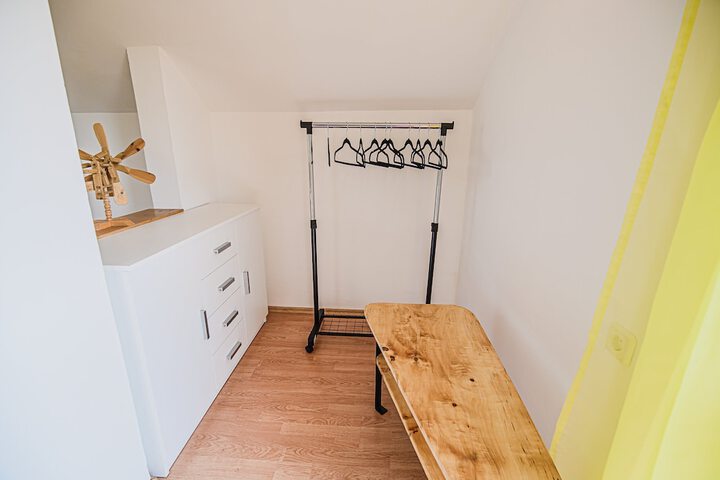 Room 11 of 38
