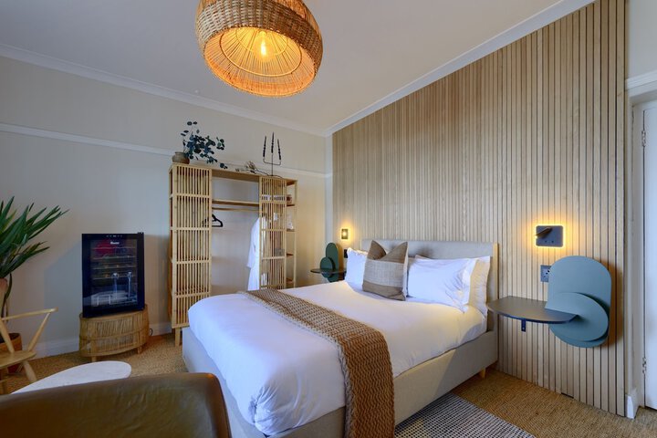 Room 4 of 27