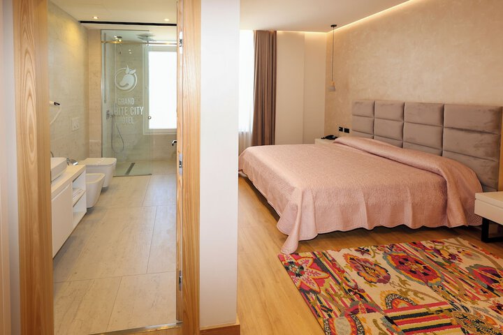 Room 16 of 35