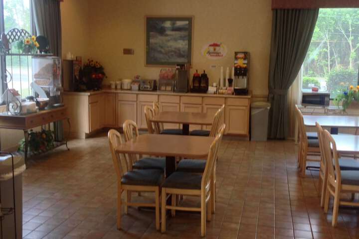 Breakfast/Coffee Service 22 of 33