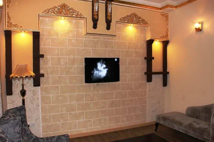 Room 15 of 48