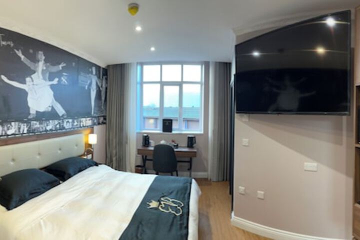 Room 17 of 117