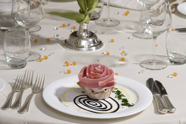 Dining 59 of 66